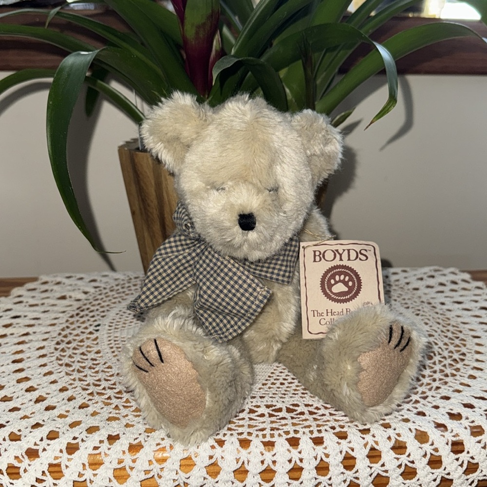 Vintage Boyds Bears “Tibbs” 9”